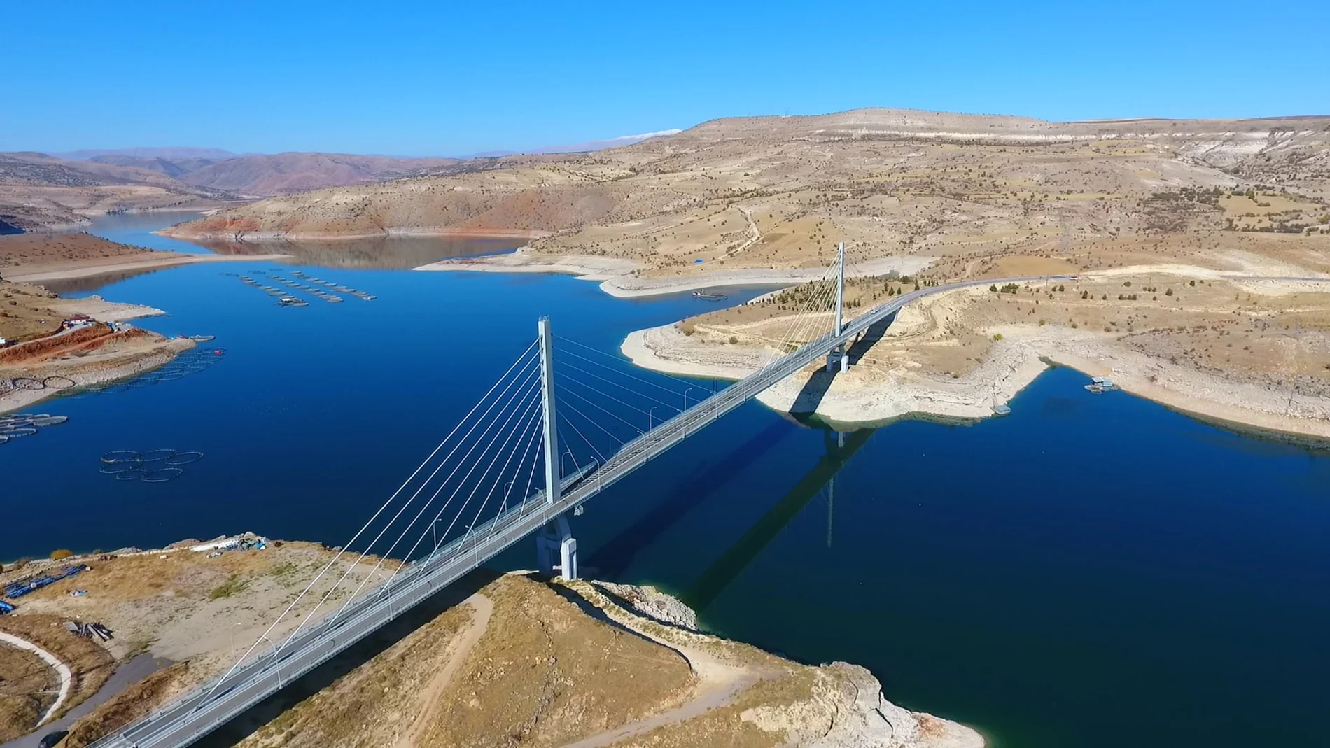 Mega saha arşivinden köprü görünümü